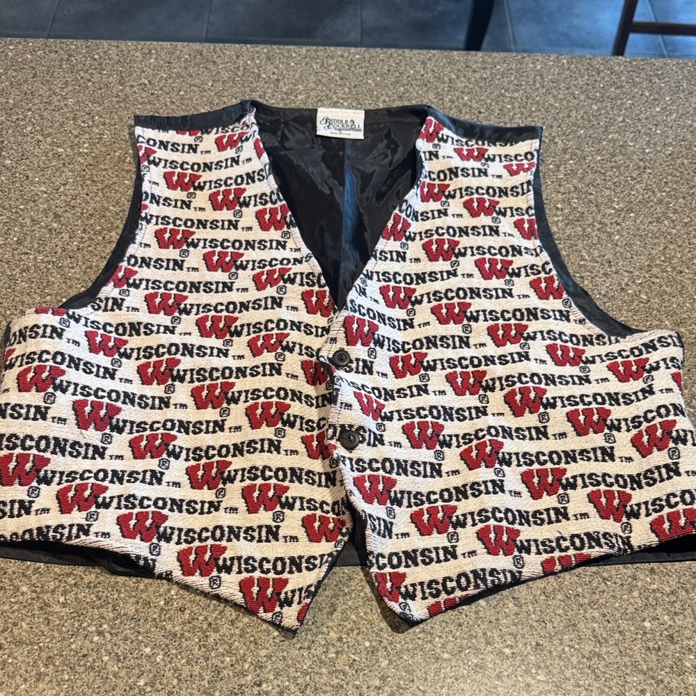 Riddle and cockrell wisconsin badgers needlepoint vest